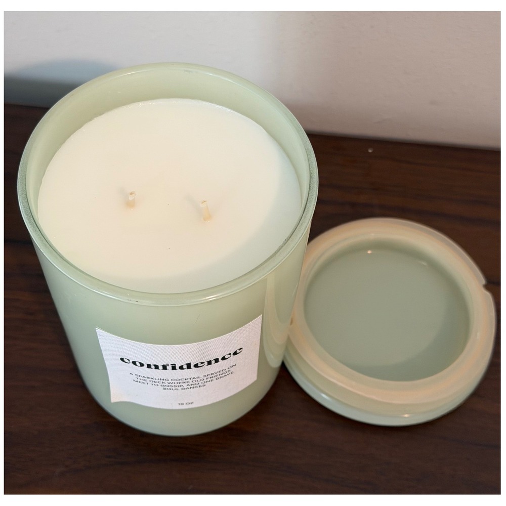Place & Time Confidence Sparkling Pear Bellini 19oz Sage Green Jar Candle NEW